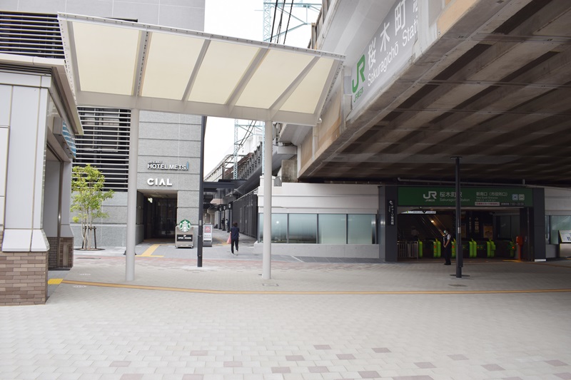 JR桜木町駅にできた新しい改札の新南口（市役所口）写真