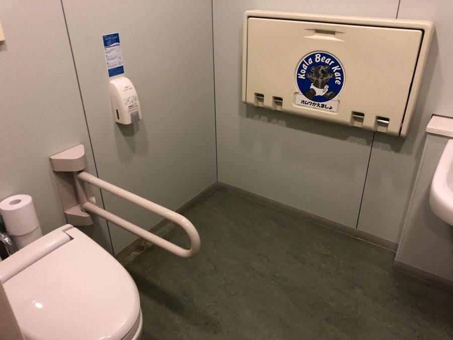 みなとみらいの穴場！社食感あふれる『ポートテラスカフェ』JICA横浜3Fにあるトイレ