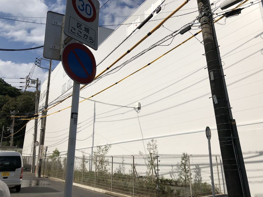 港山下ナナイロの外観写真