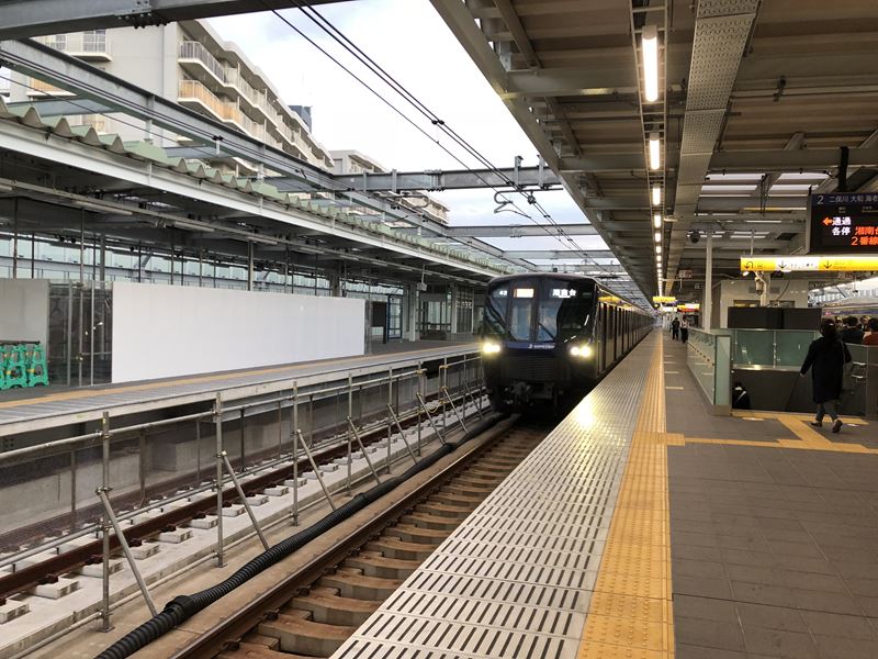 立体工事中の相鉄線星川駅の様子