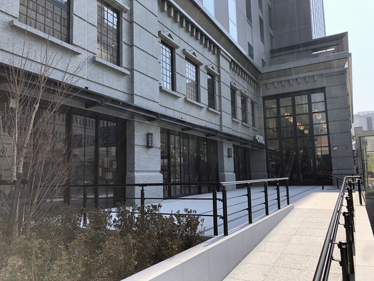 桜木町駅の駅ビル、JR桜木町ビルの建設中写真