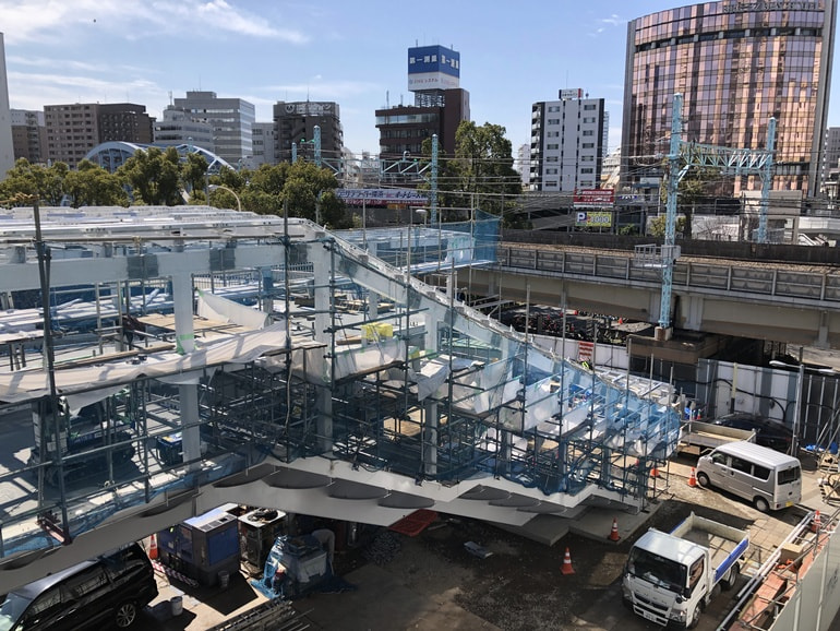 桜木町駅から横浜新市役所につながる「さくらみらい橋」工事中写真