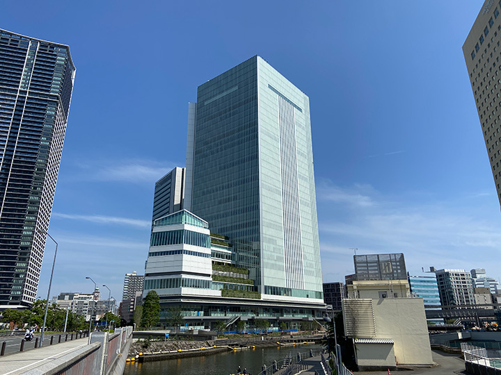 横浜新市庁舎の外観