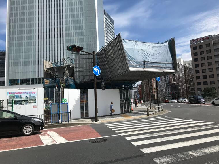 JE桜木町駅の新改札にできる人道橋建設工事写真