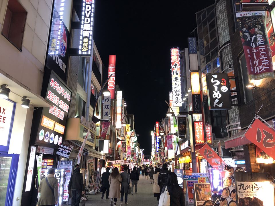 御徒町駅周辺の様子