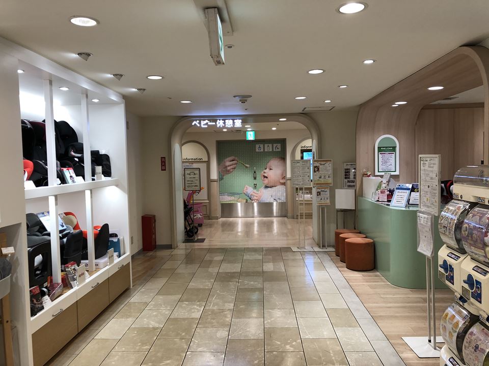 横浜高島屋&Fにあるおもちゃ売り場隣のベビー休憩室