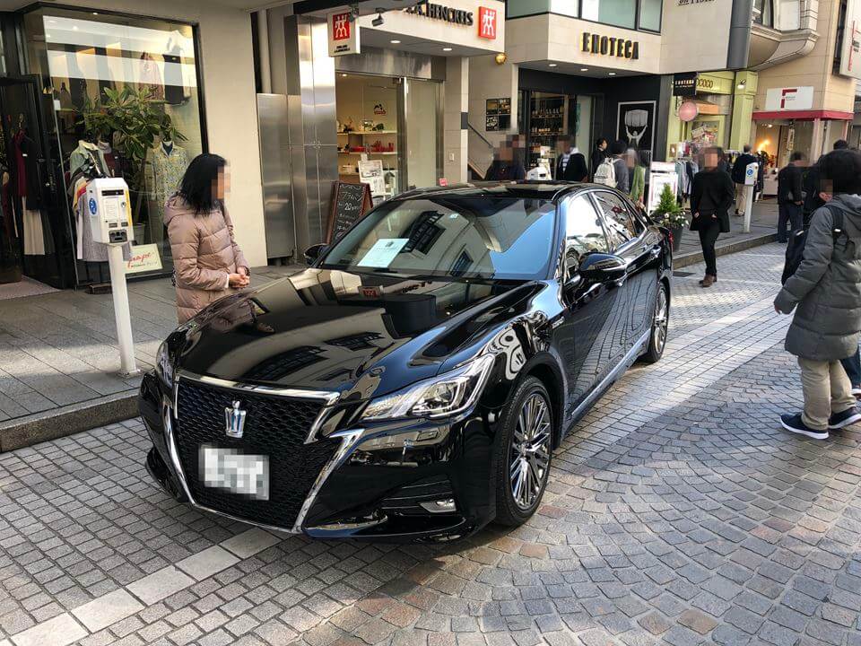 クラウンDay at Motomachiに並ぶ車の写真