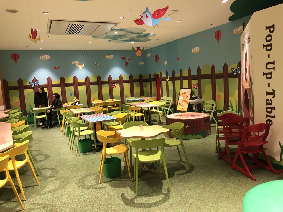 ハムリーズ横浜ワールドポーターズ店にあるハムリーズカフェ