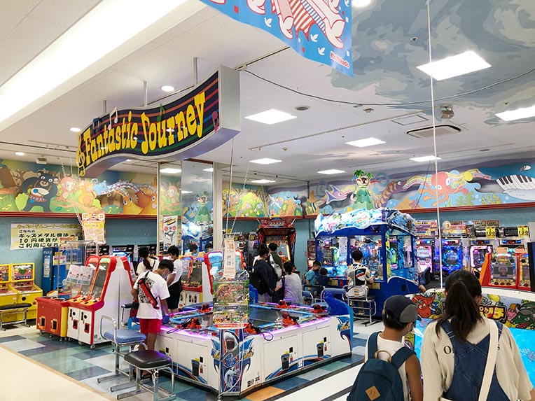 ららぽーと横浜2階にあるゲームコーナーの写真