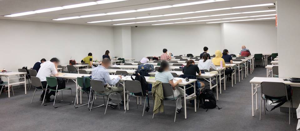 無料 横浜中央図書館の自習室は勉強に最適 地下にある学習室の利用時間や場所を紹介