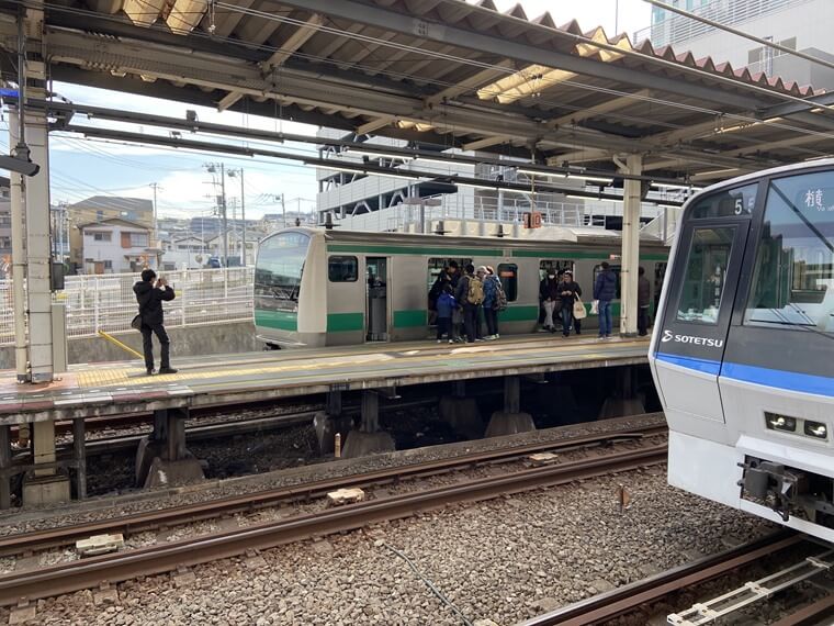 二俣川駅に停まっていた埼京線電車の写真