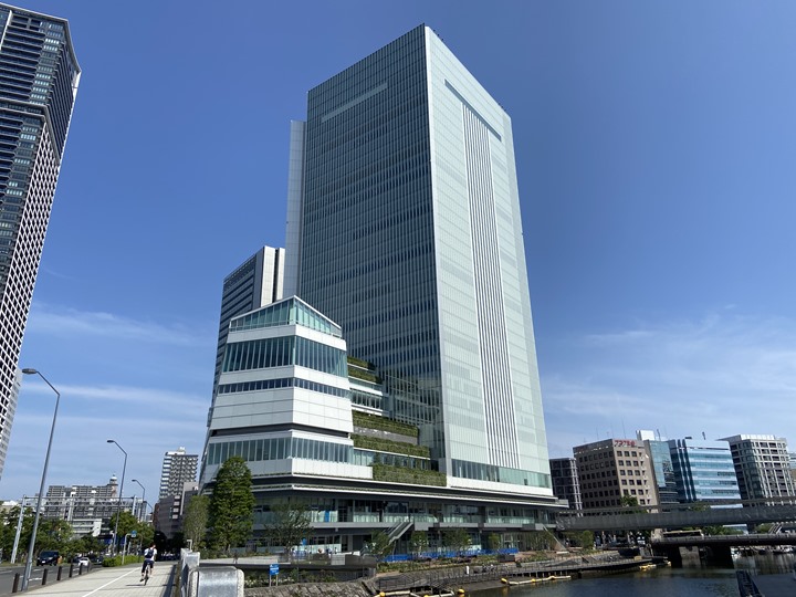 横浜市役所の32階建て新市庁舎が馬車道駅に移転！低層階には商業施設ラクシスフロントも開業