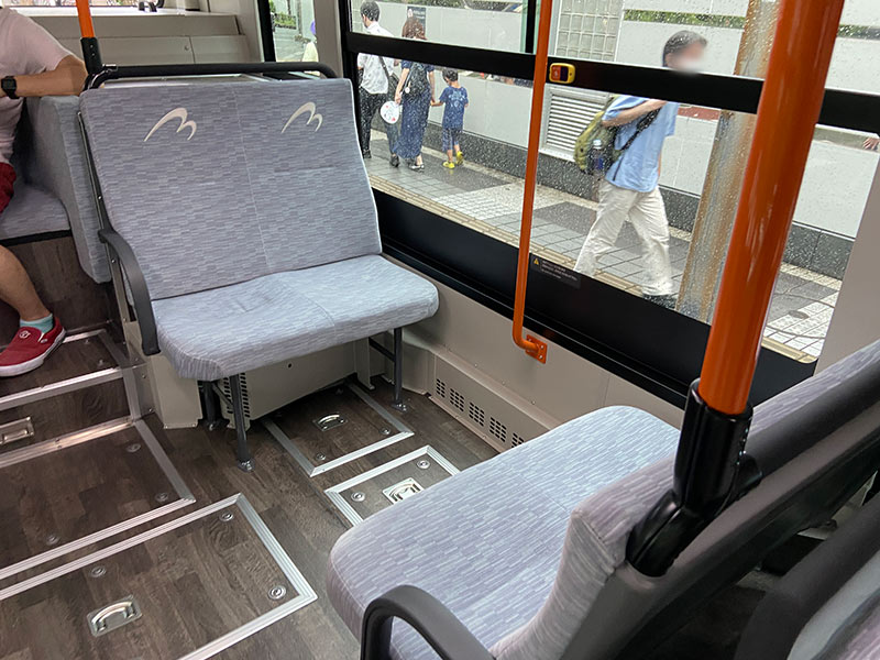 連節バス「BAYSIDE BLUE／ベイサイドブルー」の座席写真