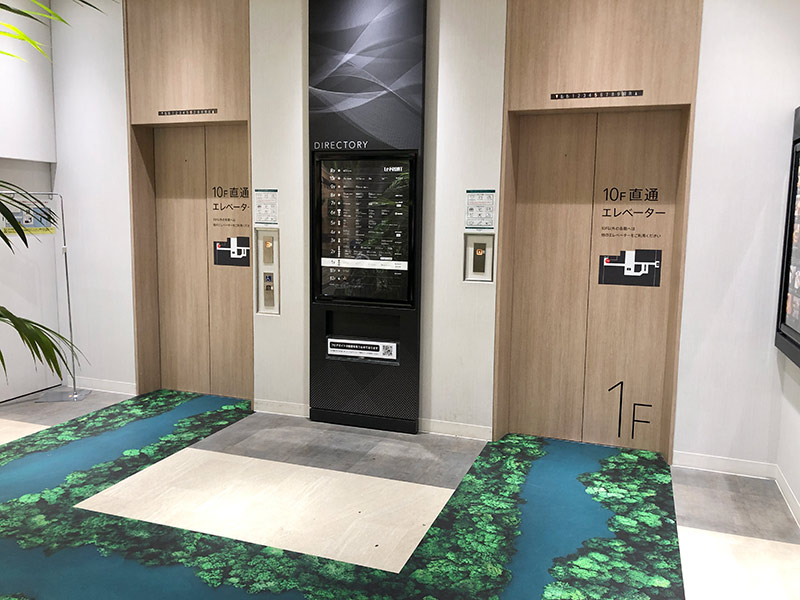 「カワスイ 川崎水族館」への直通エレベーター写真