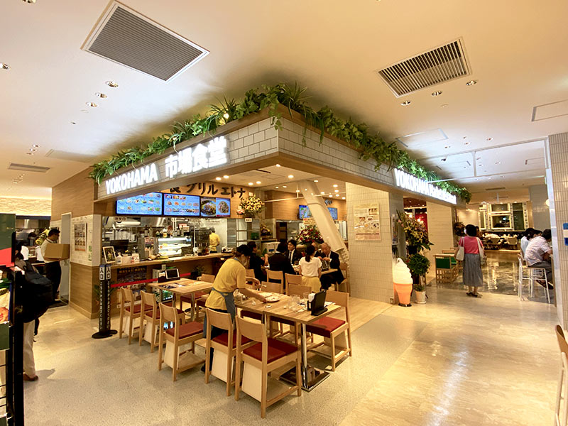「LUXS FRONT（ラクシスフロント）」のもとまちユニオンフードホール内、横浜市場食堂の写真