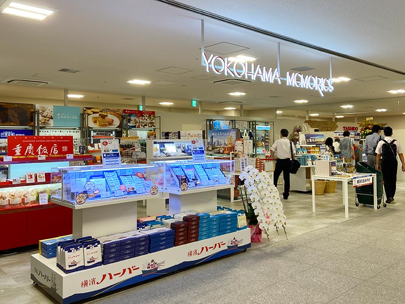 横浜市役所内商業施設「LUXS FRONT（ラクシスフロント）」のヨコハマメモリーズ写真