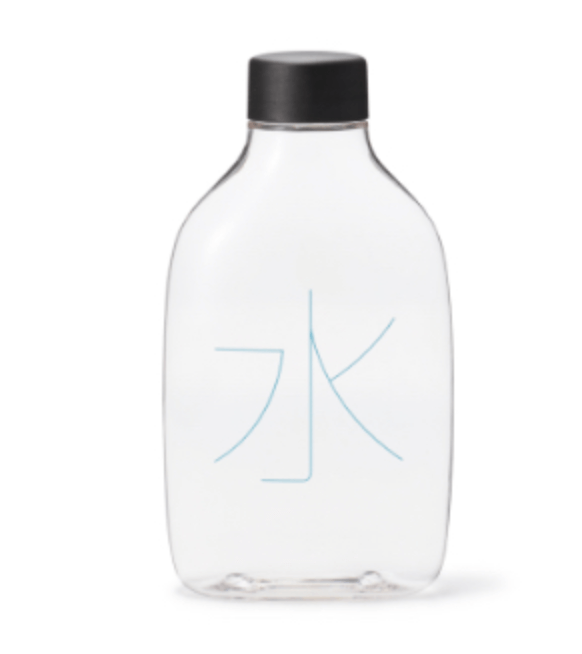 無印良品の「自分で詰める水」のボトル写真