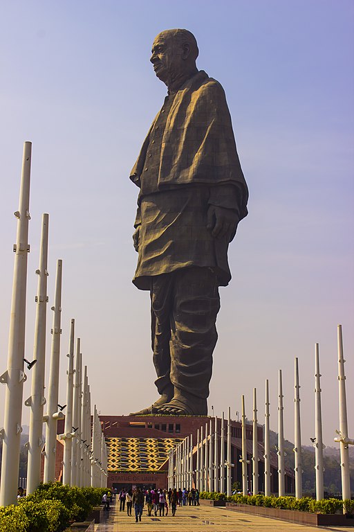 世界一高い「統一の像/Statue of  Unity」の立像写真