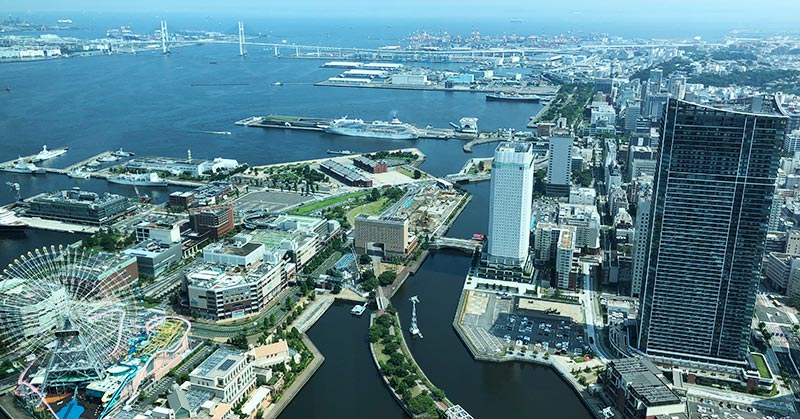横浜ランドマークタワーの展望フロア「スカイガーデン」からの景色写真