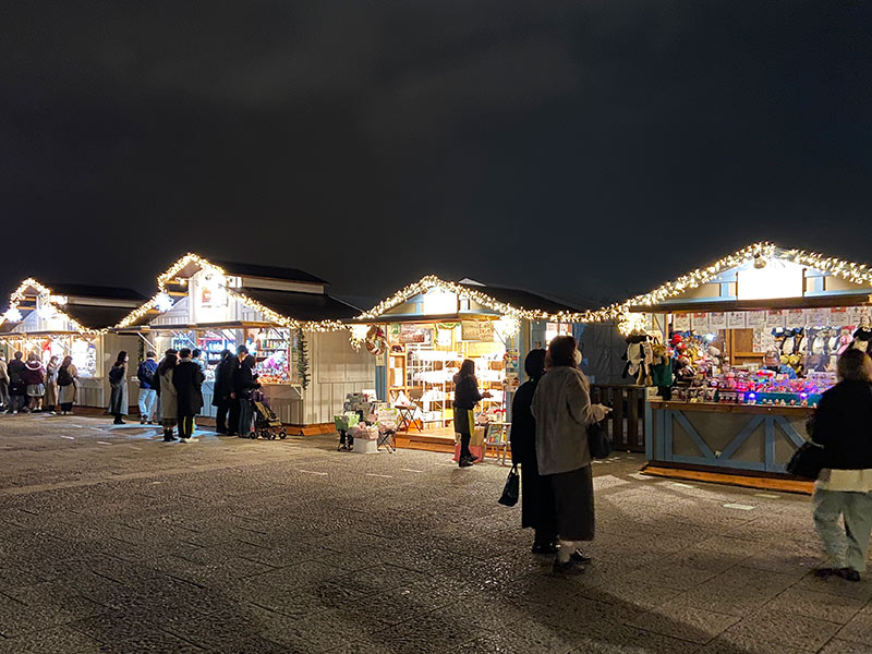 クリスマスマーケット2020 in 横浜赤レンガ倉庫のツリーエリアの様子