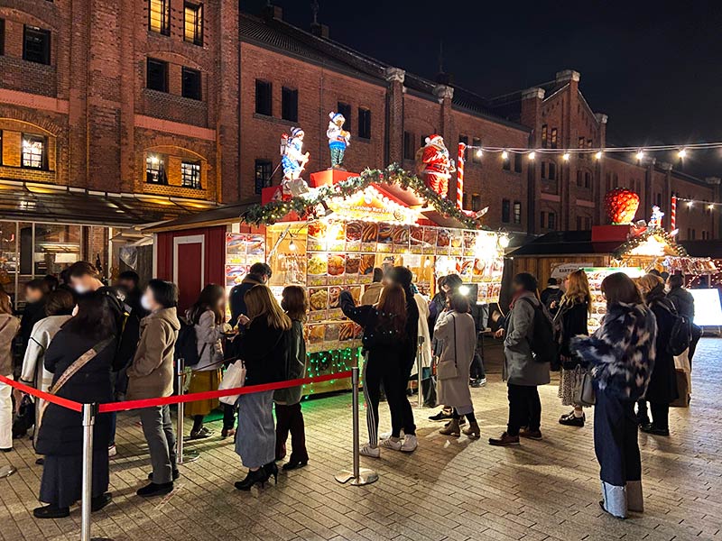 クリスマスマーケット2020 in 横浜赤レンガ倉庫のフードエリアの様子