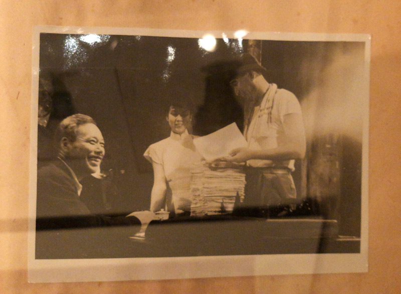 国立映画アーカイブ7階展示室、常設展「日本映画の歴史」に展示されている映画「生きる」のスナップ写真