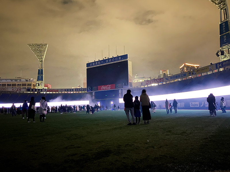 イルミネーションイベントBALLPARK FANTASIA Vega Luminiqueの横浜スタジアム内写真