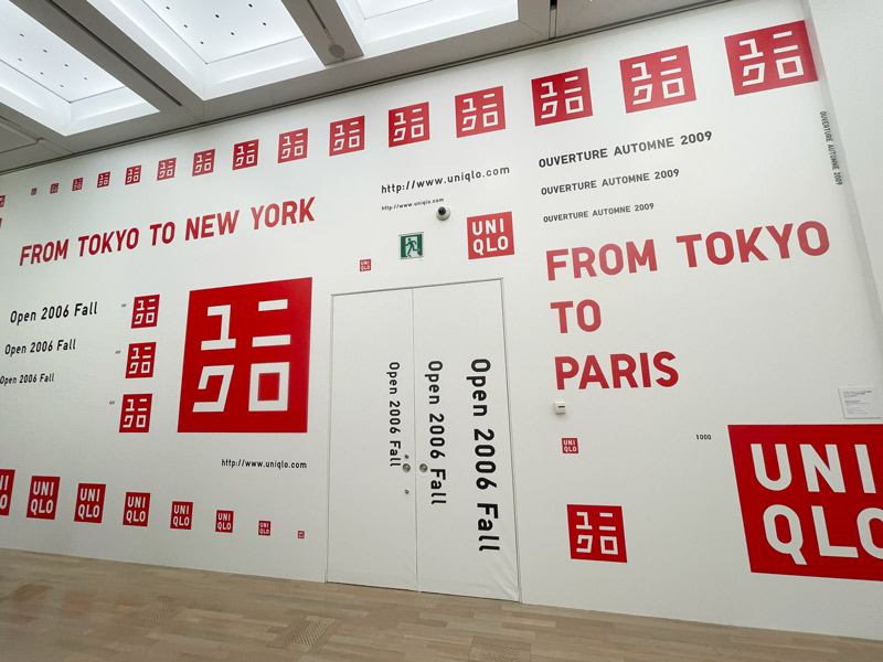 佐藤可士和展に展示されているユニクロのデザインワーク写真