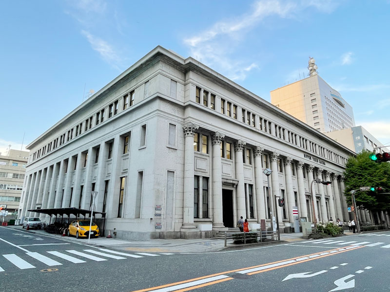 再開発となる横浜郵船ビルの外観写真