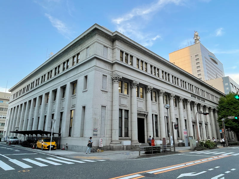 横浜市中区海岸通り地区の横浜郵船ビル外観写真