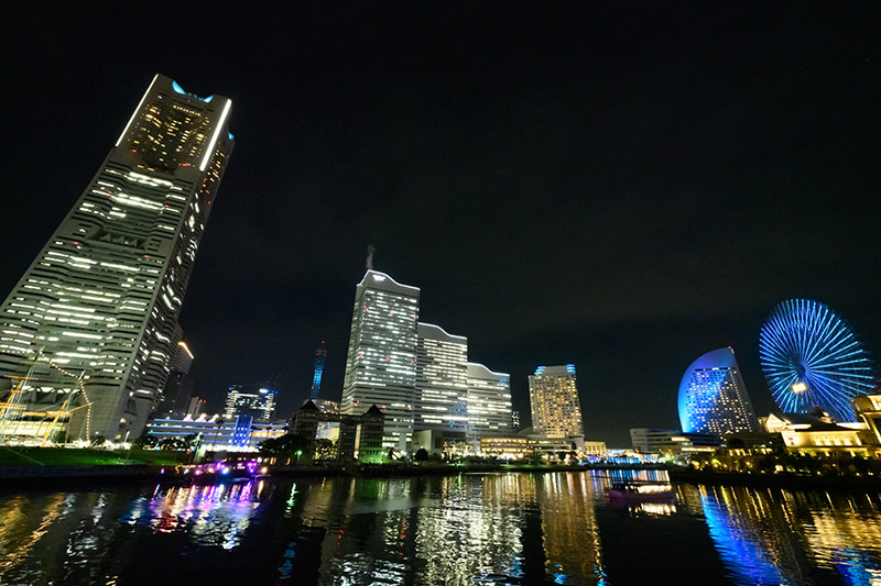 夜にあらわれる光の横浜〈ヨルノヨ2022〉の街の様子