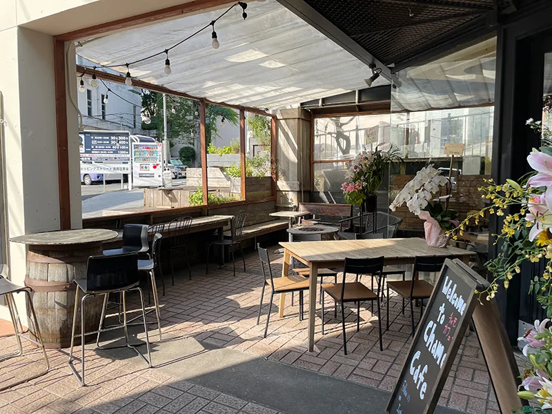 チャモカフェ元町のテラス席写真