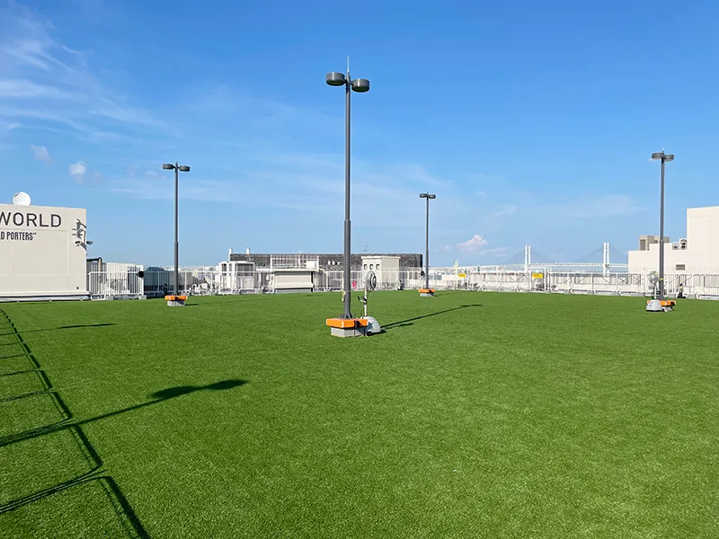 横浜ワールドポーターズの屋上ルーフトップ写真