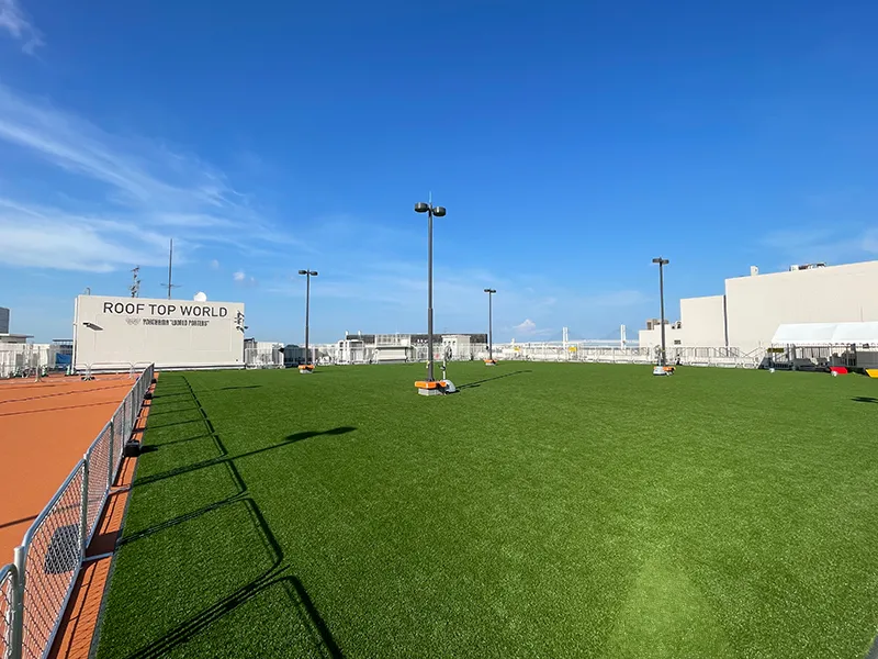 横浜ワールドポーターズの屋上ルーフトップ写真