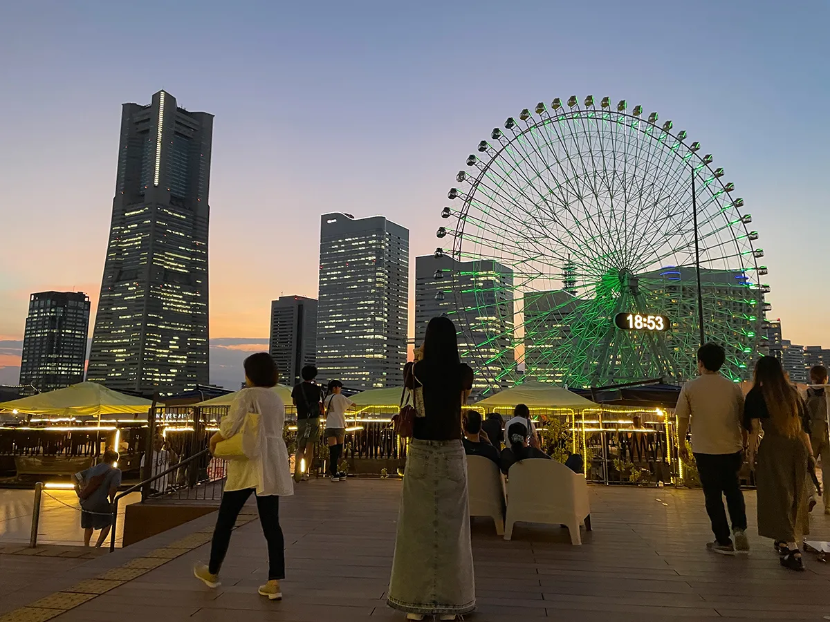 横浜ワールドポーターズの屋上ルーフトップ写真