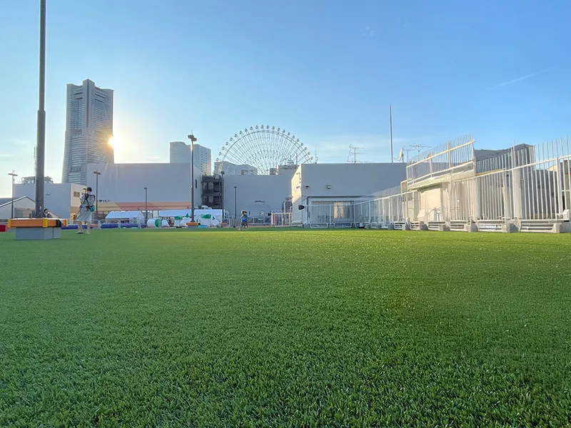 横浜ワールドポーターズの屋上ルーフトップ写真