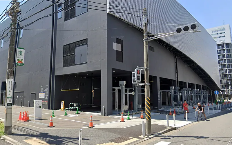 横浜BUNTAIの駐車場