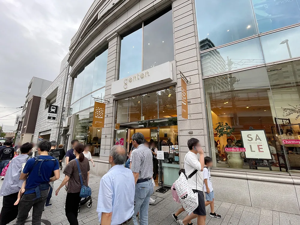 横浜元町チャーミングセール2025年秋の開催初日の様子