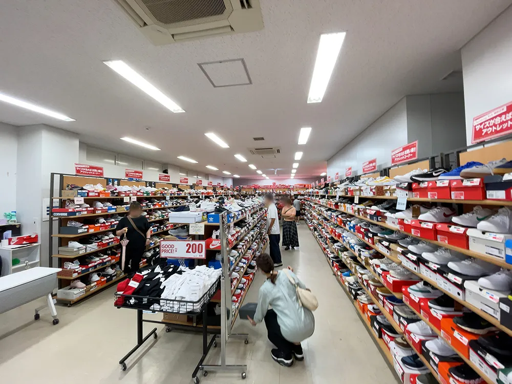 横浜元町チャーミングセール2025年秋の開催初日の様子