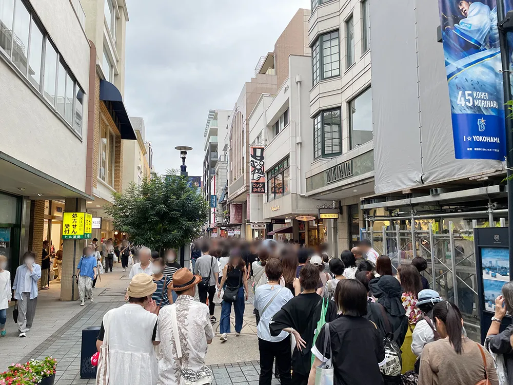 横浜元町チャーミングセール2025年秋の開催初日の様子