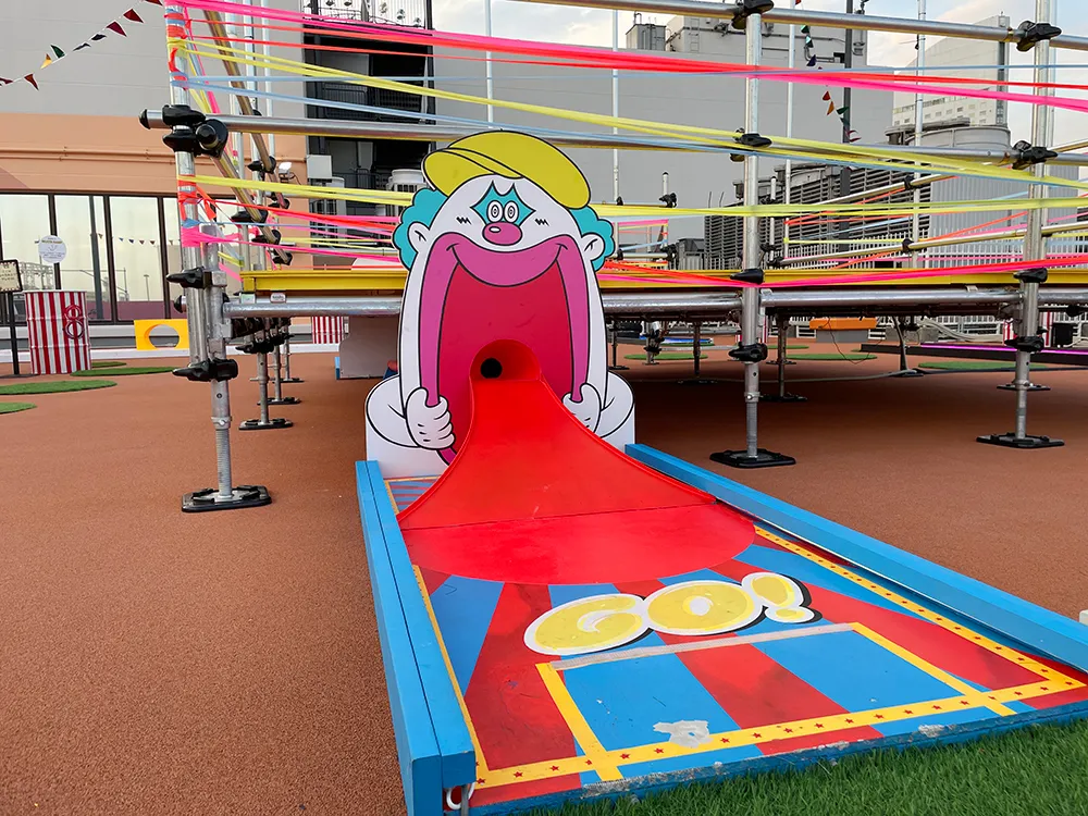 ワールドポーターズのルーフトップワールドにあるクレイジーゴルフの写真